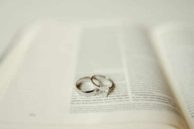 Quando la legge consente di sposarsi a distanza: la validità dei matrimoni per procura